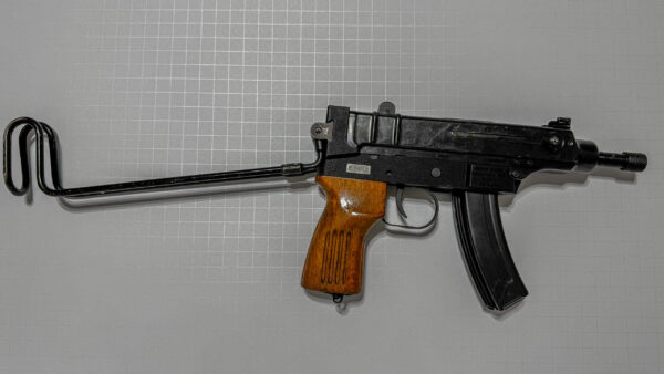 VZ61 Wirestock - Image 3